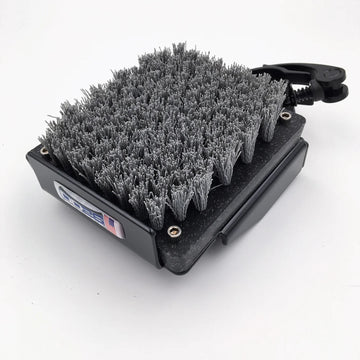 DD26 MEAN CLEAN KICK BRUSH